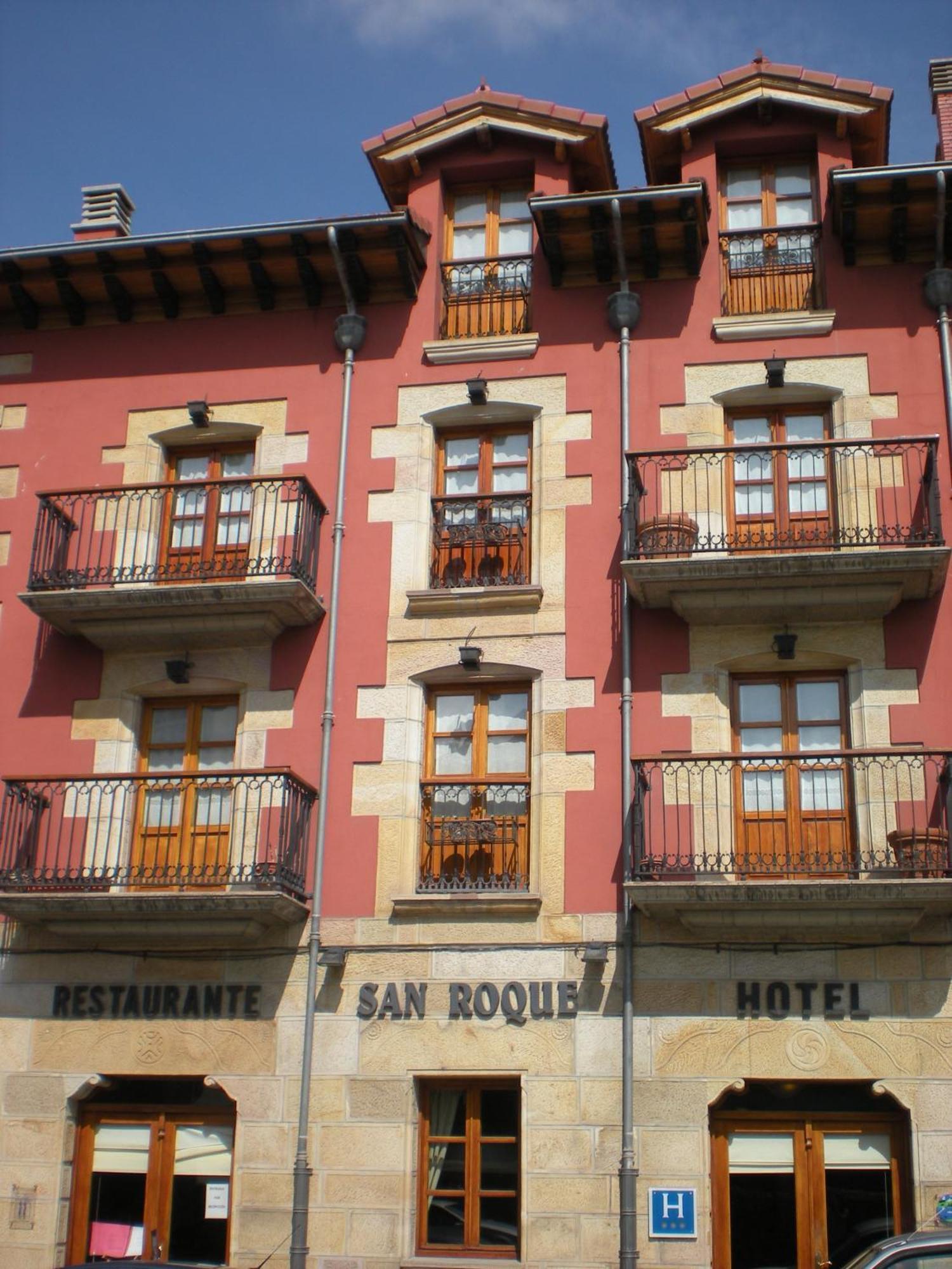 ריינוסה Hotel San Roque מראה חיצוני תמונה
