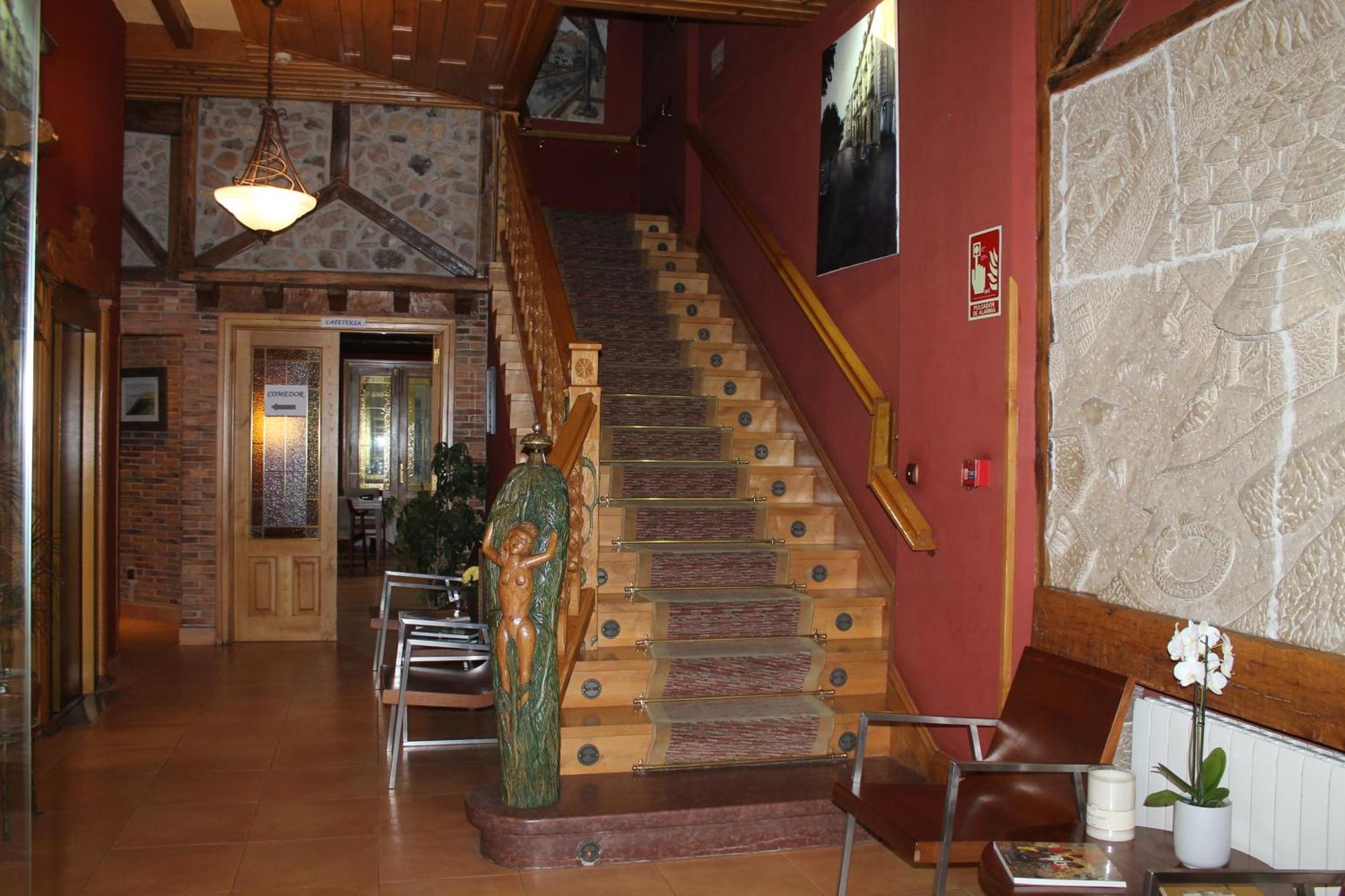ריינוסה Hotel San Roque מראה חיצוני תמונה
