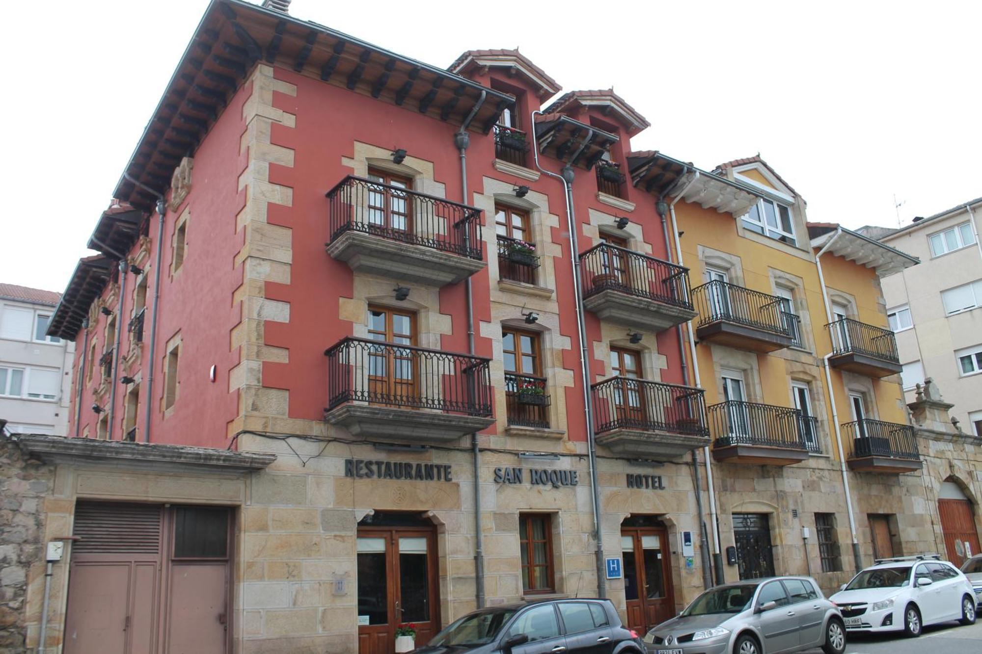ריינוסה Hotel San Roque מראה חיצוני תמונה