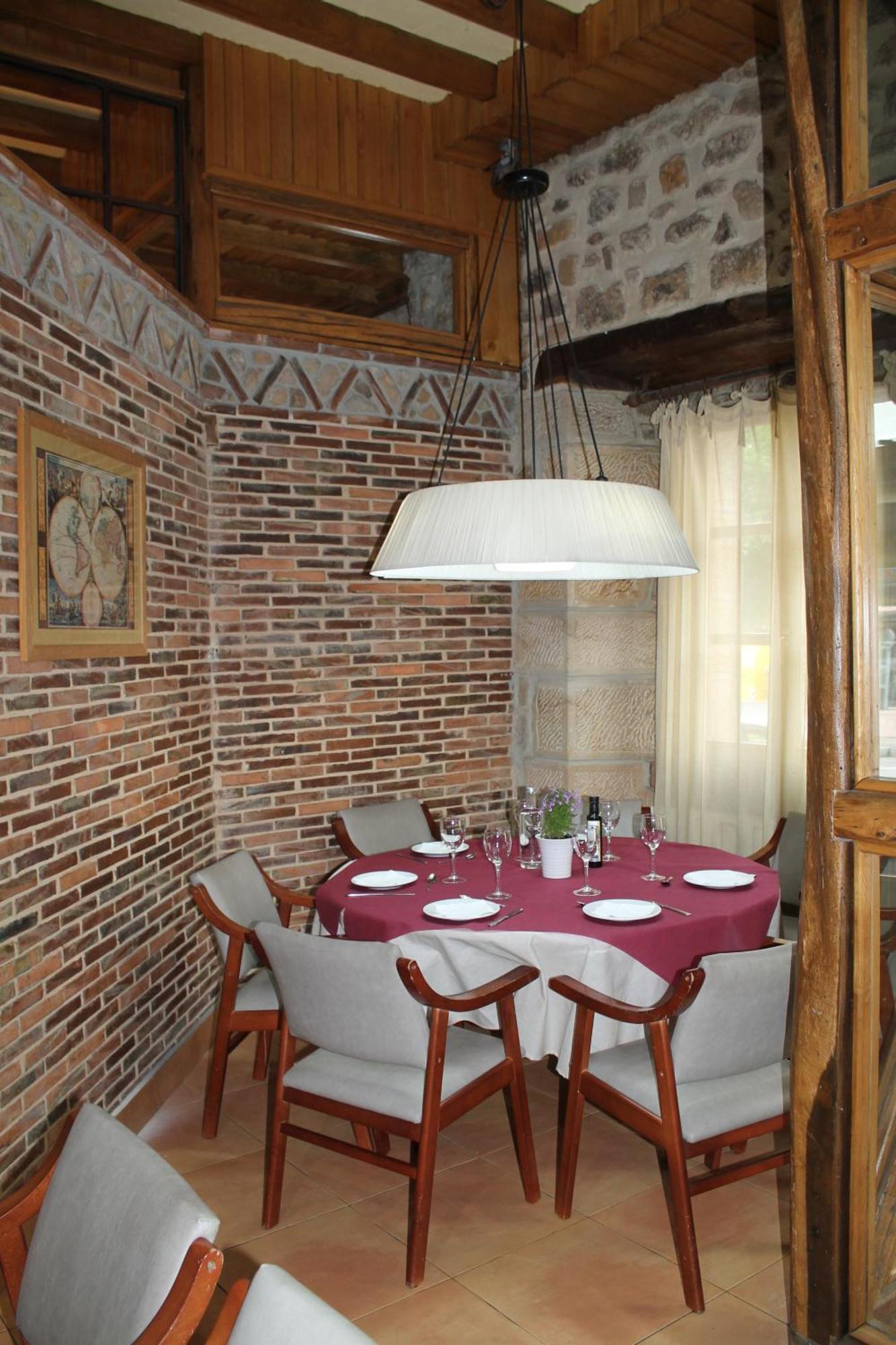 ריינוסה Hotel San Roque מראה חיצוני תמונה