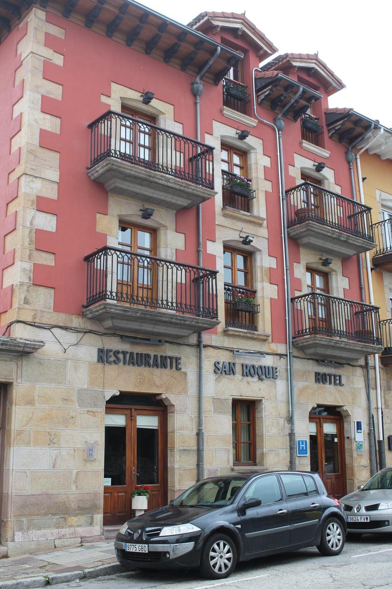 ריינוסה Hotel San Roque מראה חיצוני תמונה