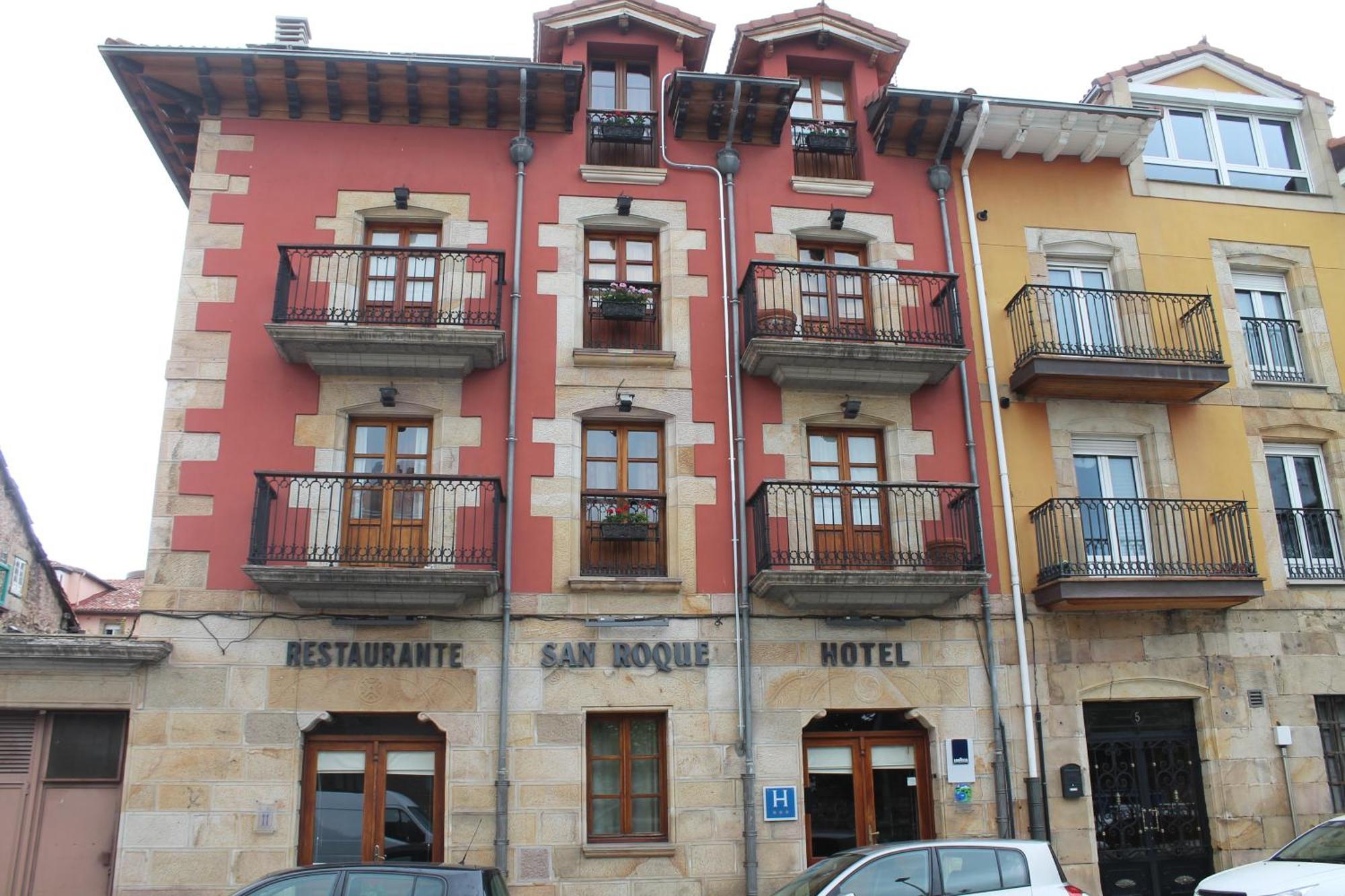 ריינוסה Hotel San Roque מראה חיצוני תמונה