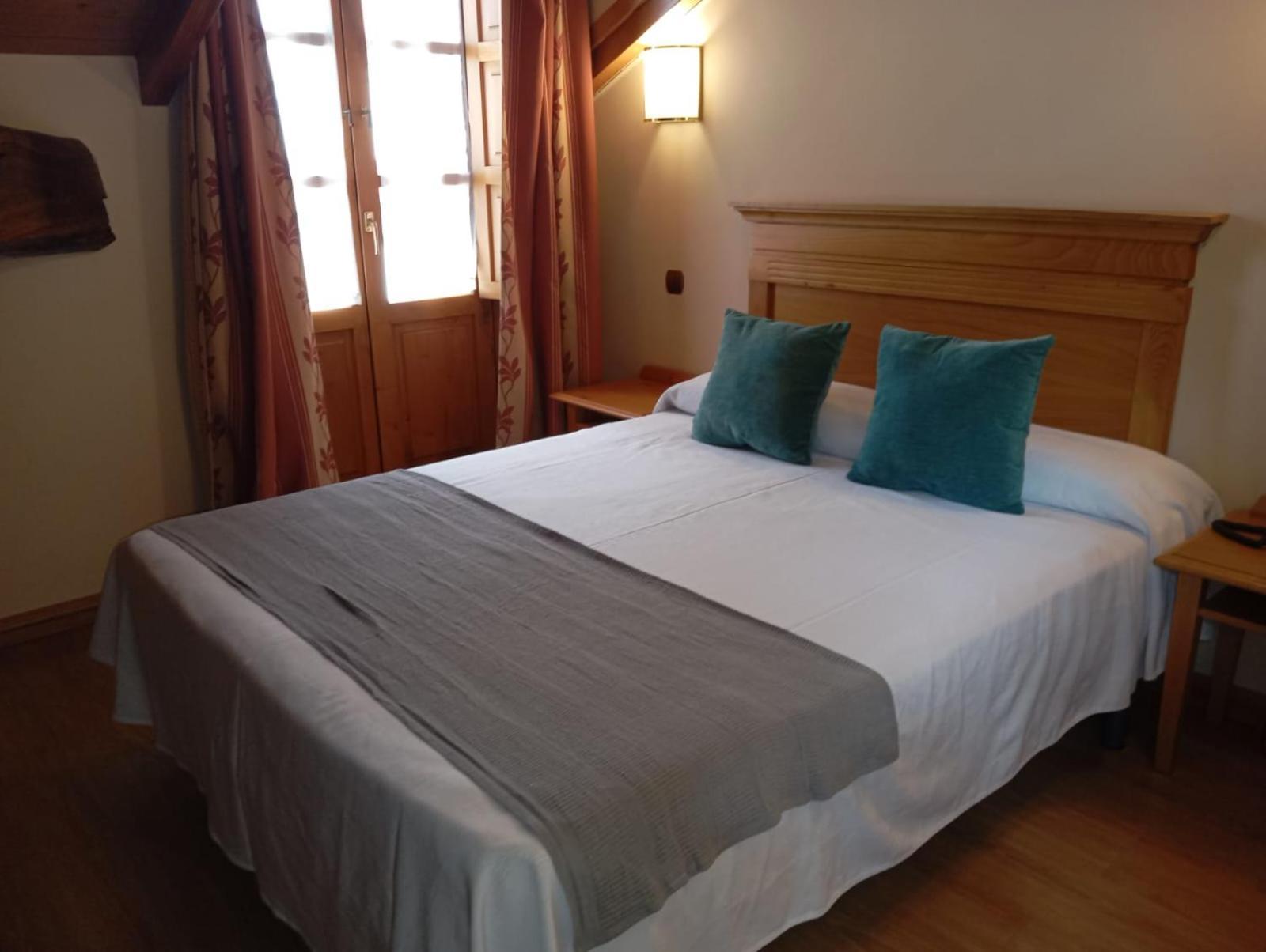 ריינוסה Hotel San Roque מראה חיצוני תמונה