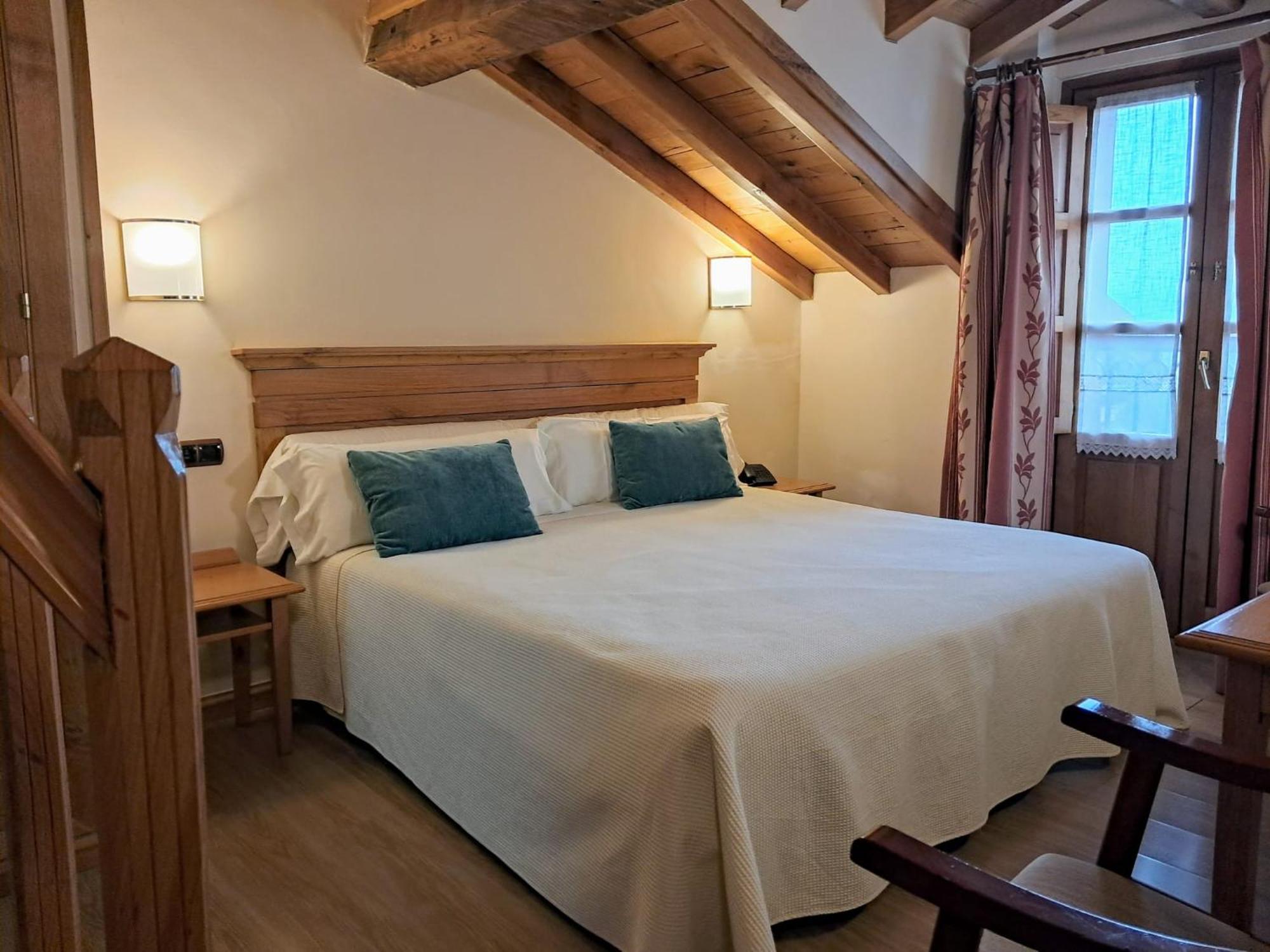 ריינוסה Hotel San Roque מראה חיצוני תמונה