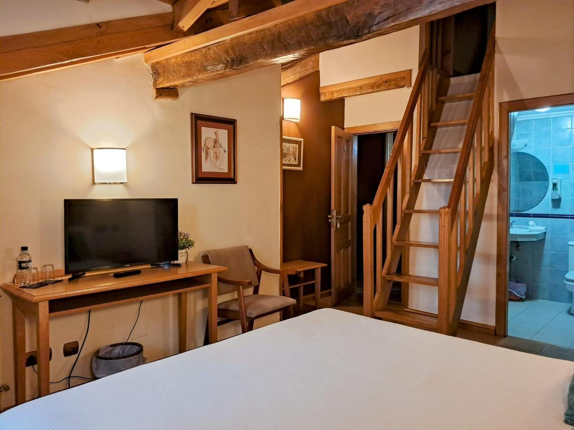 ריינוסה Hotel San Roque מראה חיצוני תמונה