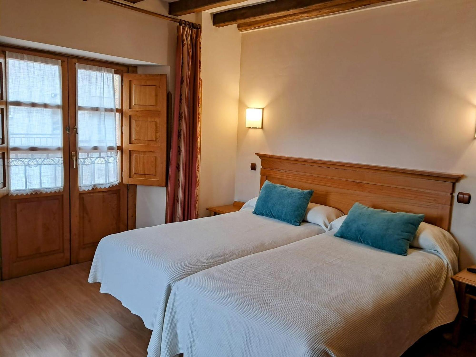 ריינוסה Hotel San Roque מראה חיצוני תמונה